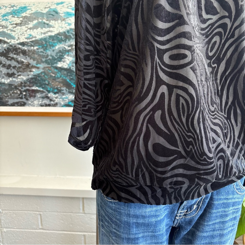 Black Zebra Print Off-Shoulder Top - Picture 3 of 7